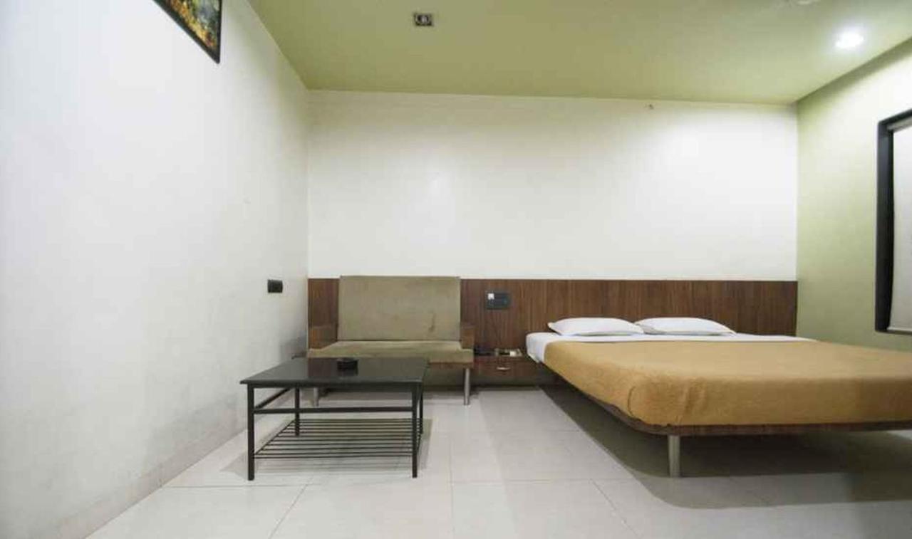 Hotel Royal Palace Aurangabad  Exterior photo