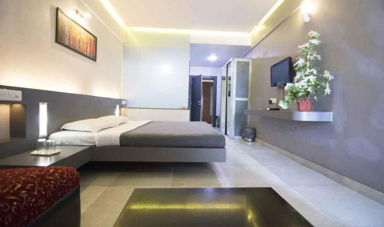 Hotel Royal Palace Aurangabad  Exterior photo